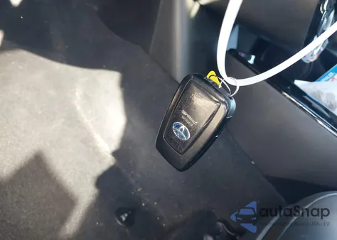 2021 Toyota Prius Prime Xle z USA, uszkodzony, nr VIN JTDKAMFPXM3194879